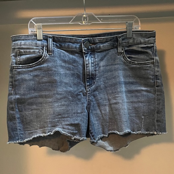 Kut from the Kloth Distressed Blue Jean Shorts - Picture 1 of 8